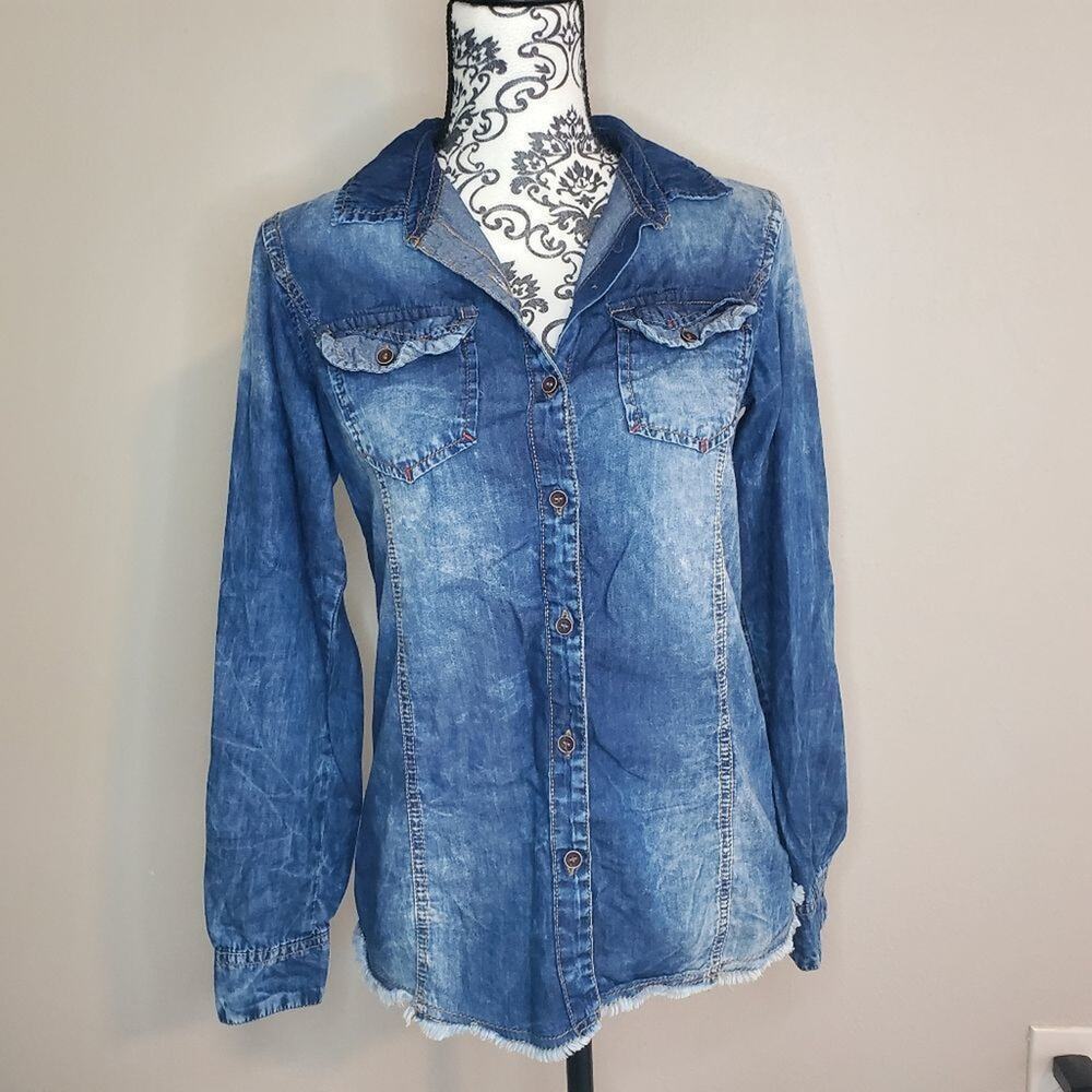 Blue age small womens thin denim button down shirt